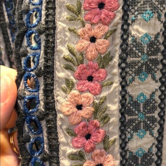 Beige rayon embroidered Johnny was button down - Picture 4 of 7